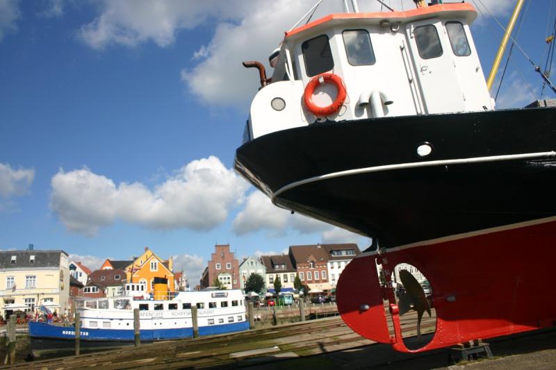 Slipanlage am Husumer Hafen, Museumsschiff | © Tourismus und Stadtmarketing Husum GmbH