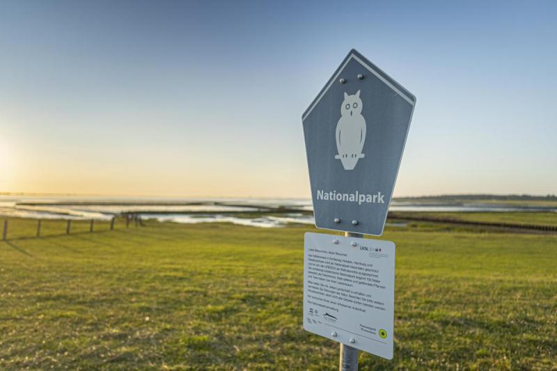 Nationalpark-Schild am Dockkoog | © Foto Oliver Franke