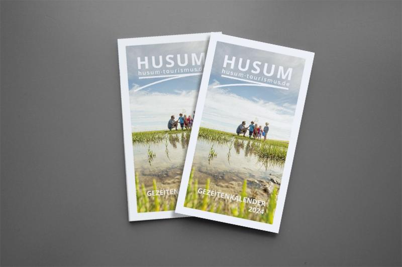 Cover des Gezeitenkalender 2024 | © Tourismus und Stadtmarketing Husum GmbH / foto-oliverfranke.de