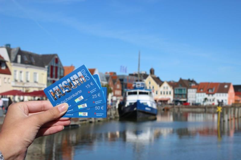 Husum Card - Einkaufs-Gutschein im Wert von 15 €, 25 € und 50 € | © Tourismus und Stadtmarketing Husum GmbH