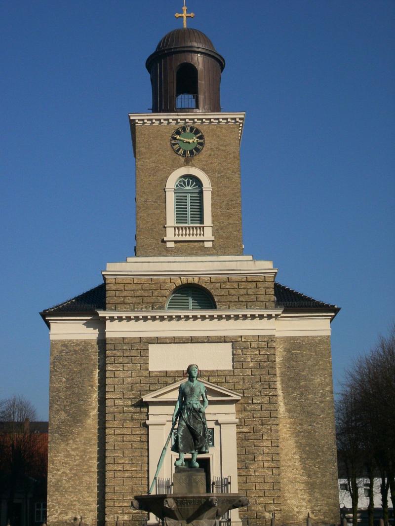 Marienkirche mit Tine Brunnen, Marktplatz