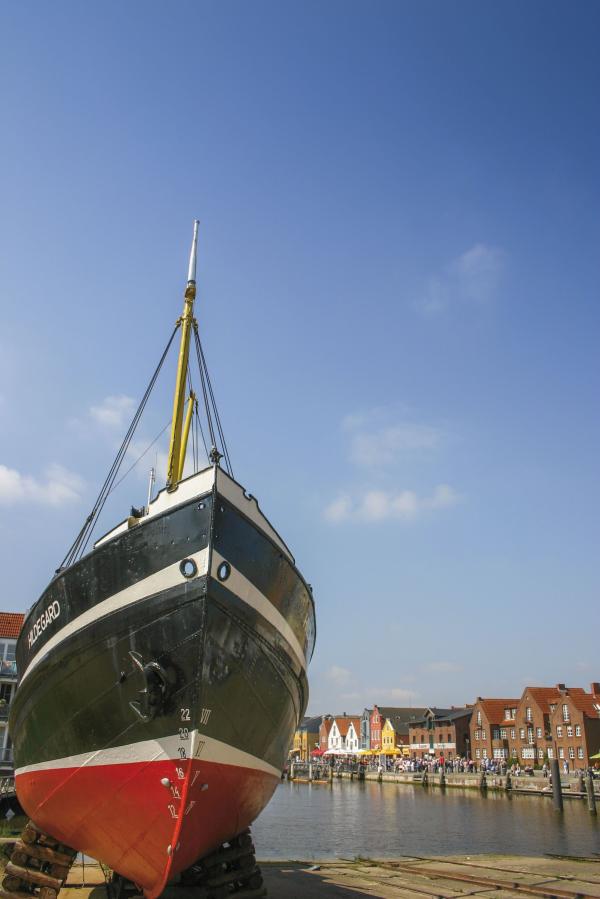 Museumsschiff Hildegard am Hafen Husum